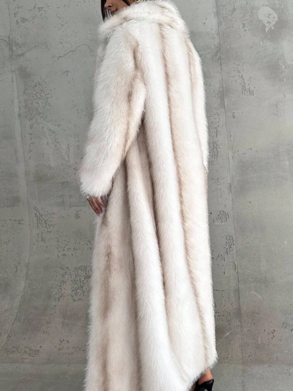 White Casual Women's Elegant Faux Fur Coat - Picture 2 of 8
